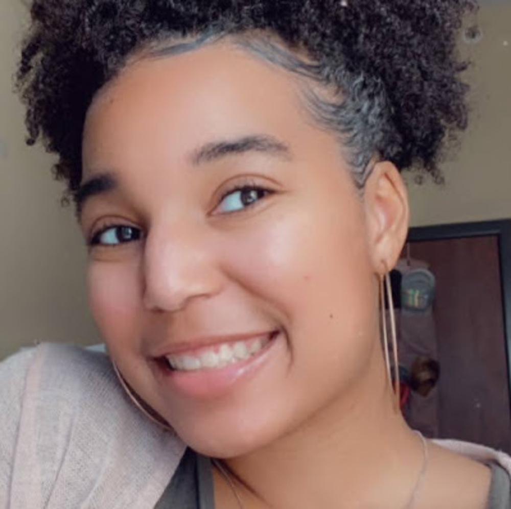Meet your Posher, Danielle